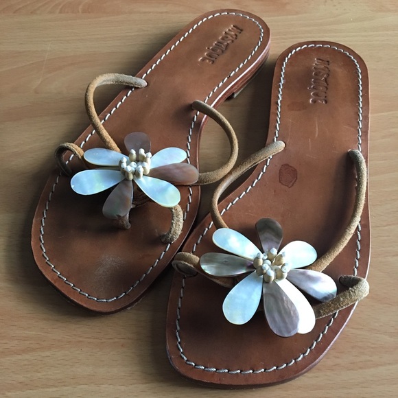 mystique Shoes - Mystique Sandal Mother of Pearl Flowers mystique Shoes - Mystique Sandal Mother of Pearl Flowers